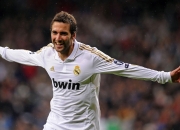 内马尔连续十二场比赛得分超过比赛规则变更，西班牙队不断突破！上演精彩一战